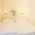 Lägenhet Hochwertiges Und Komfortables 1-zimmer-appartement Mit Balkon