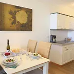 Hochwertiges Und Komfortables 1-zimmer-appartement Mit Balkon *