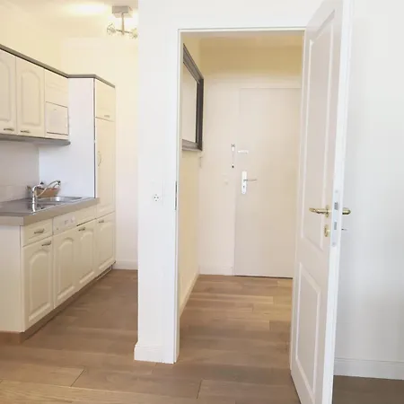 Appartement Hochwertiges Und Komfortables 1-zimmer-appartement Mit Balkon