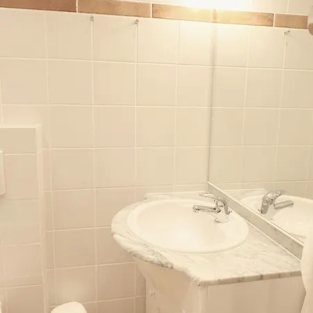 Hochwertiges Und Komfortables 1-zimmer-appartement Mit Balkon Appartamento *