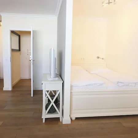 Hochwertiges Und Komfortables 1-zimmer-appartement Mit Balkon Westerland