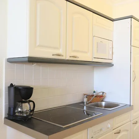 Hochwertiges Und Komfortables 1-zimmer-appartement Mit Balkon
