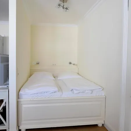 Hochwertiges Und Komfortables 1-zimmer-appartement Mit Balkon Appartement