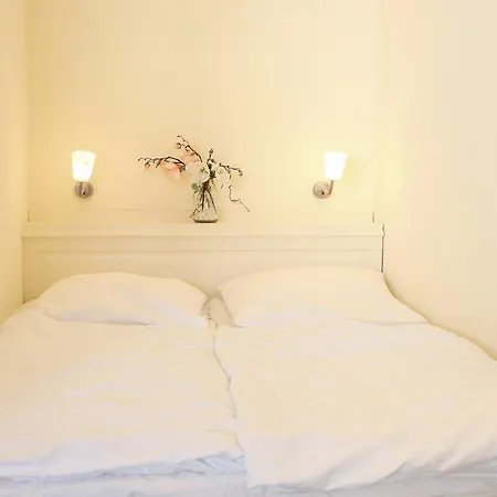 Appartement Hochwertiges Und Komfortables 1-zimmer-appartement Mit Balkon