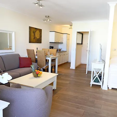 Hochwertiges Und Komfortables 1-zimmer-appartement Mit Balkon