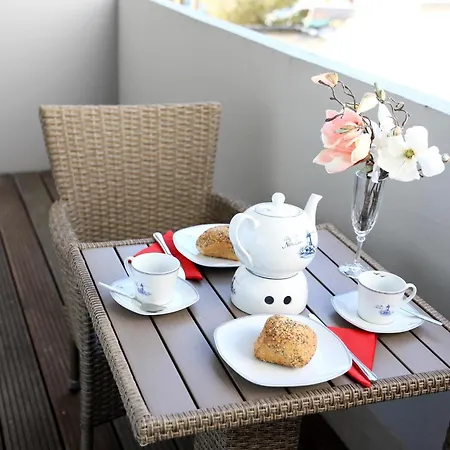 Hochwertiges Und Komfortables 1-zimmer-appartement Mit Balkon *